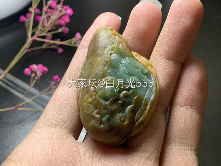 翡翠特色料黄加绿，纯手工制作大鹏金翅鸟_翡翠
