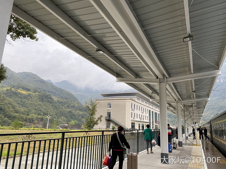 宝鸡到成都的铁路线好多山_旅游生活