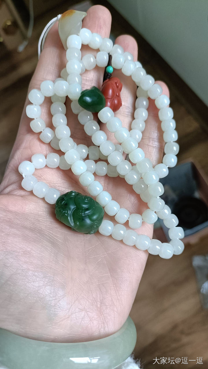 珠子有点色不匀，但是油哇_碧玉和田玉