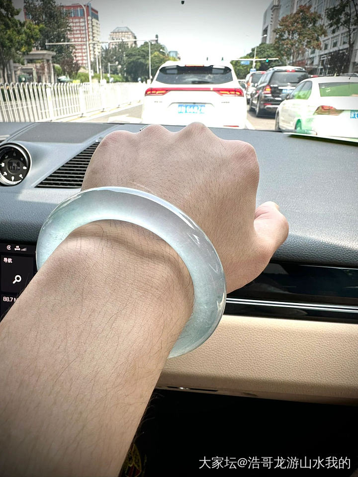 翡翠王子恩哥的镯子和戒面，加起来有八位数么？还是七位数高位？_商户翡翠