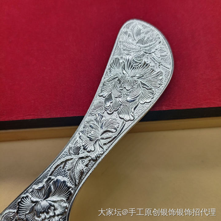 特价纯银999牡丹花手镯，8.7一克， 非偏远地区邮费6元_银