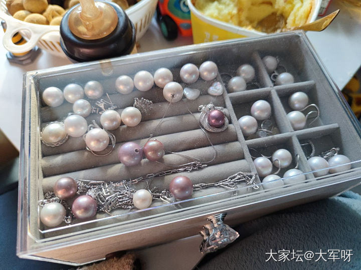 珍珠出坑都是大点位珍珠有南洋金珠两个戒指_有机宝石