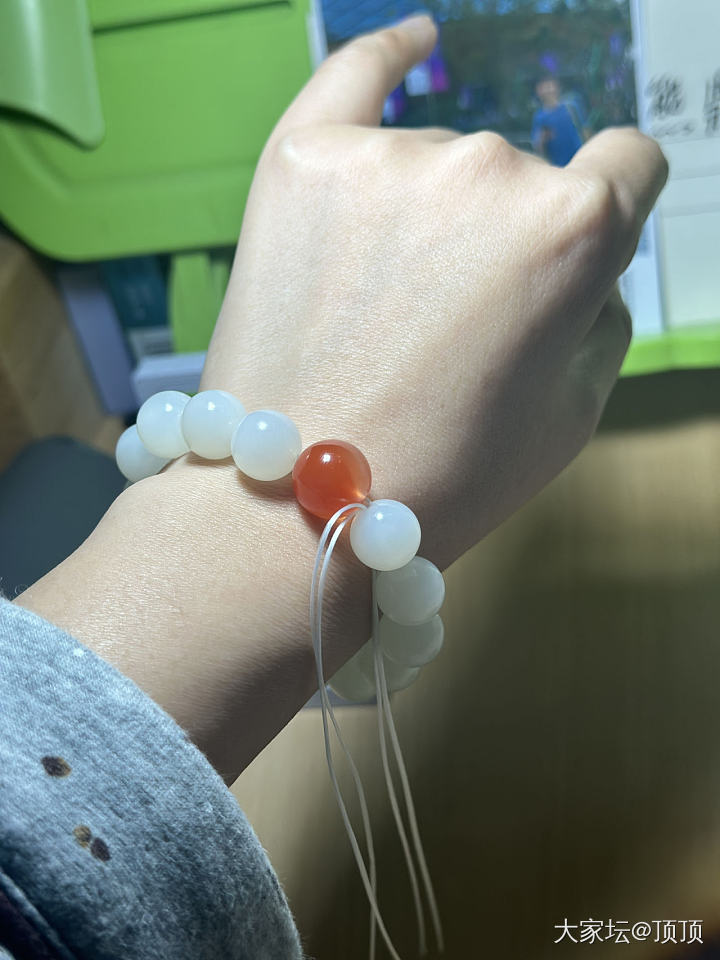 大家帮我看看，南红哪个合适_南红