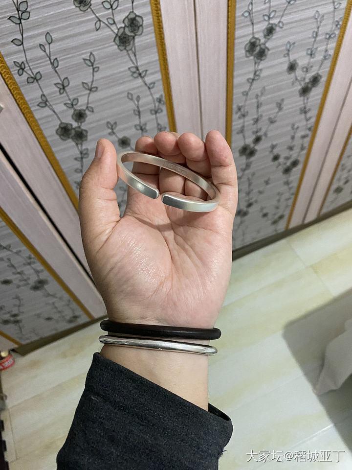 想戴新镯子，但是素圈摘不下来了怎么办？_手镯银