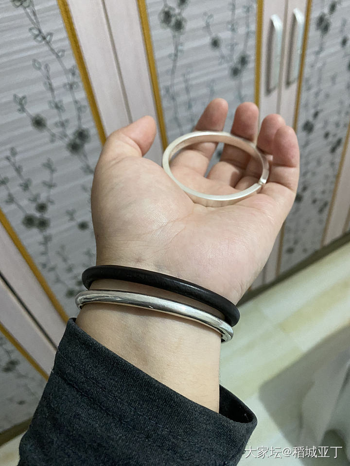 想戴新镯子，但是素圈摘不下来了怎么办？_手镯银