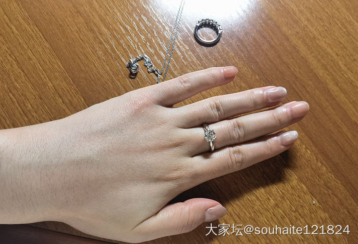 上一团的培育钻——四爪戒指和单钻项链_培育钻