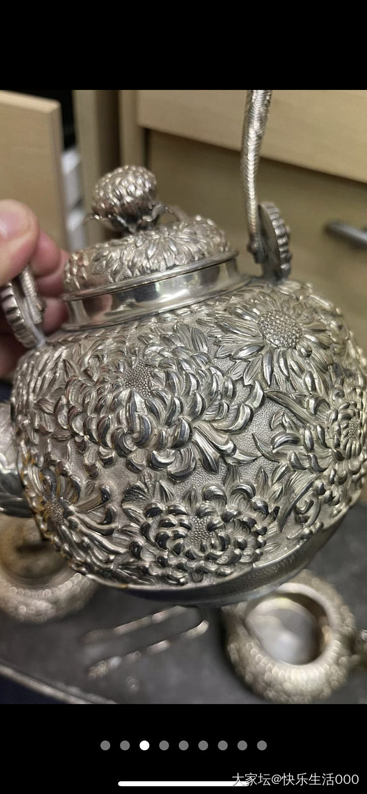 日本明治时期顶级工坊鸿池制作的925纯银龙柄菊花款小器型茶具三件套、精美绝伦。_日本银器