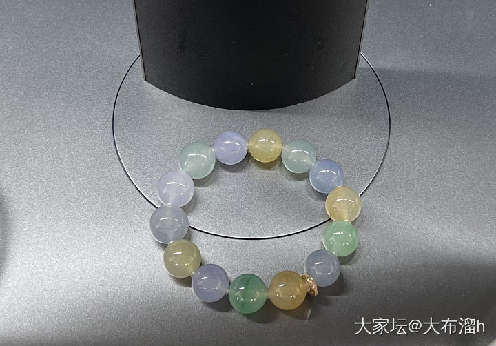 一上午摸鱼过去了_珠串翡翠
