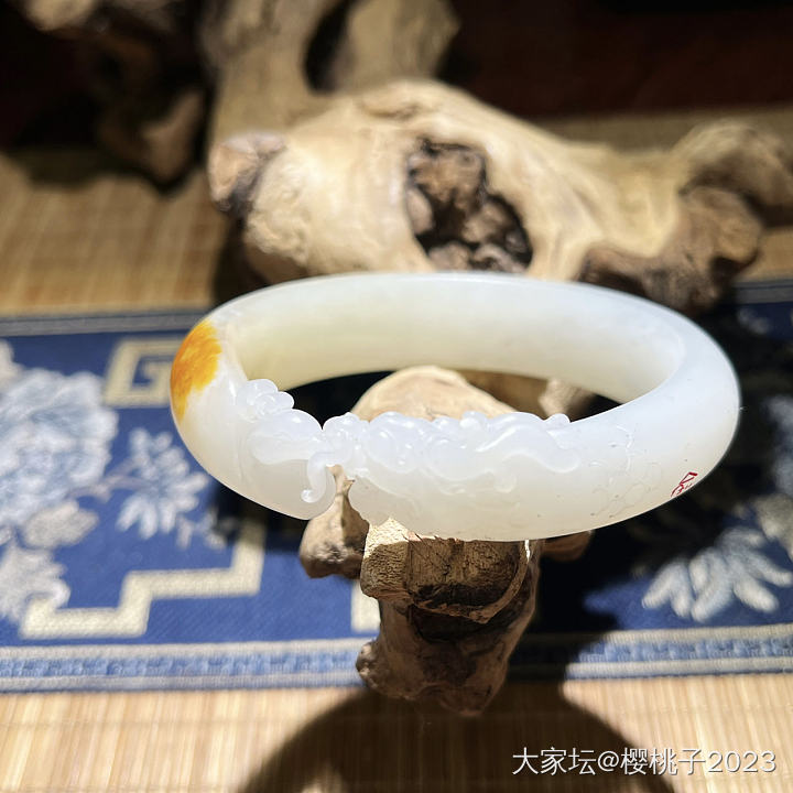 籽料龙凤呈祥镯_手镯和田玉