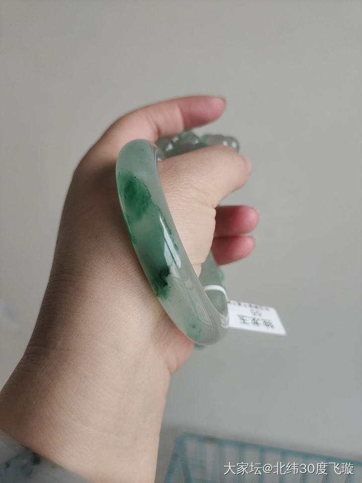 独龙玉镯子_翡翠玉石