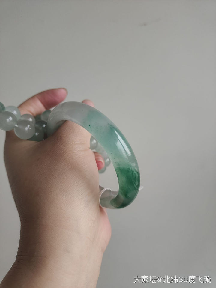 独龙玉镯子_翡翠玉石