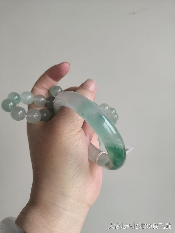 独龙玉镯子_翡翠玉石