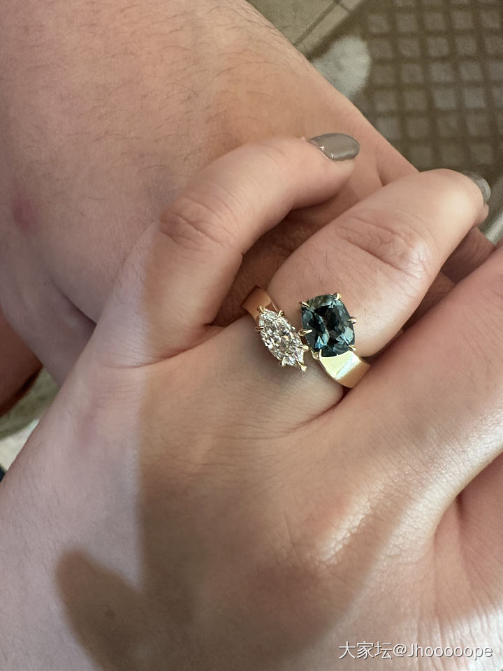 秀一下我的小众婚戒💍Toi Et Moi双石戒_戒指名贵宝石