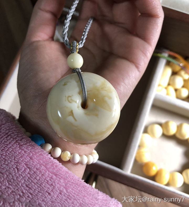 新入的面包圈_琥珀蜜蜡