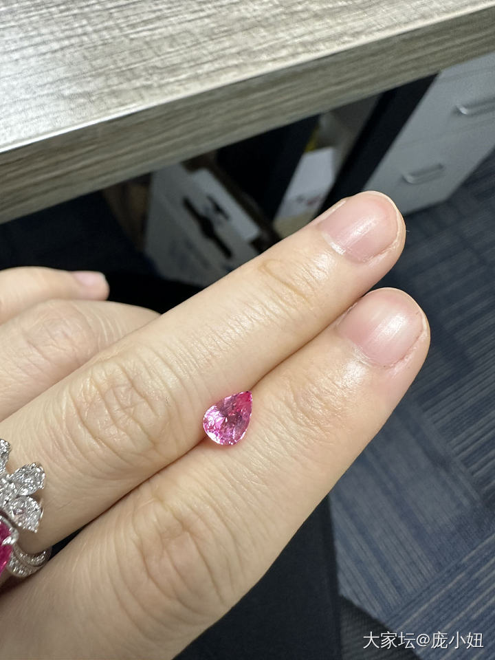 小卡啦迷的越南粉_彩色宝石