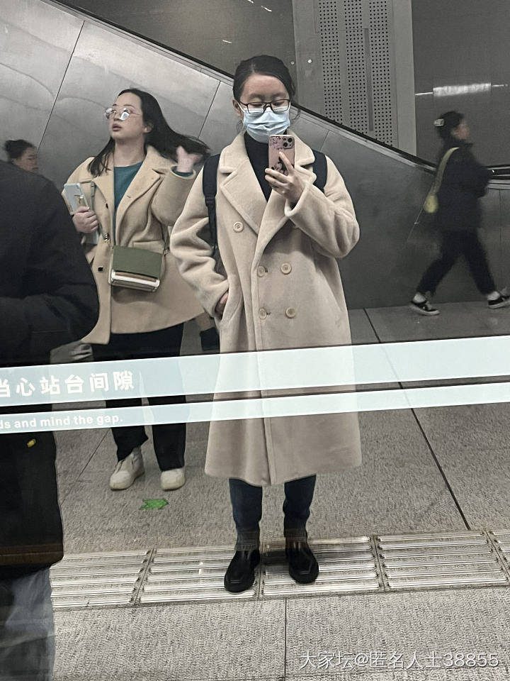 这种泰迪熊大衣过时了吗？_穿搭