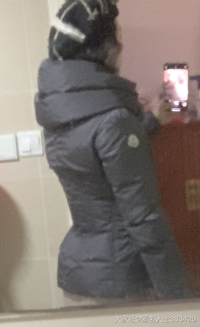 这是我2009年买的第一件moncler，还是很暖，款式也没落伍。_穿搭