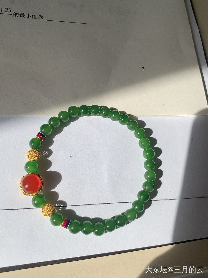 坛友们，这两串怎样呀？手串五位数开头接近三，小的大千，能下手不，看上手串_珠串碧玉和田玉