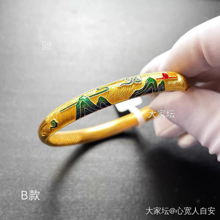 大家坛 千里江山镯青绿山河古风绘画花丝镂空珐琅古法黄金足金999
这事我最近努力...