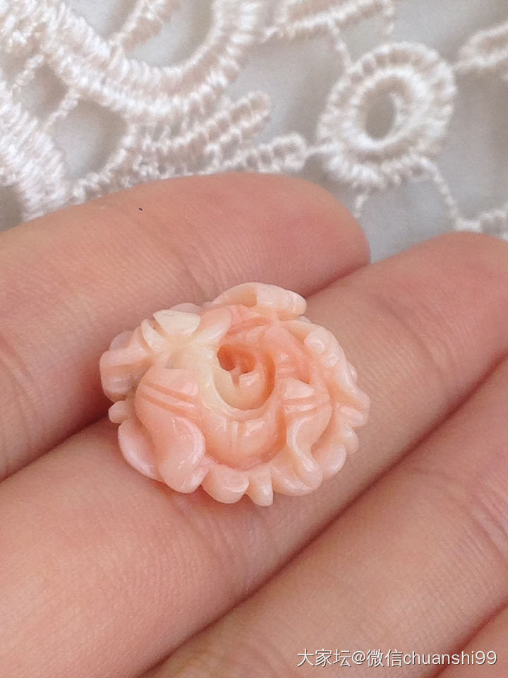 天使肌 粉珊瑚牡丹花雕刻件_有机宝石
