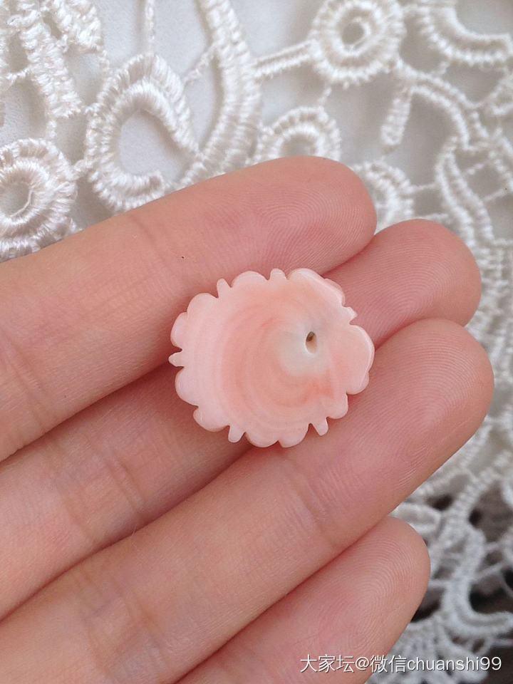天使肌 粉珊瑚牡丹花雕刻件_有机宝石