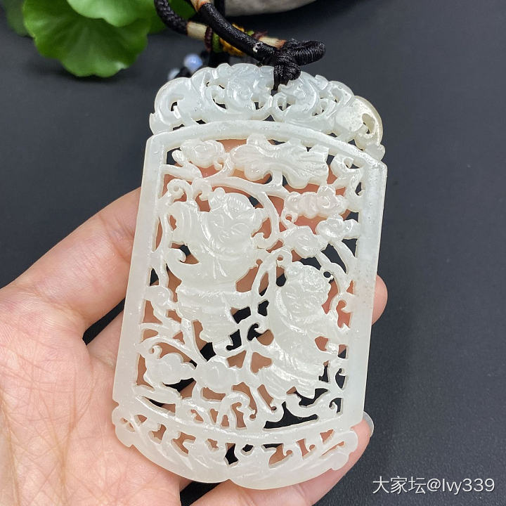 姐妹们，这种仿古雕刻日常能带么？_玉石