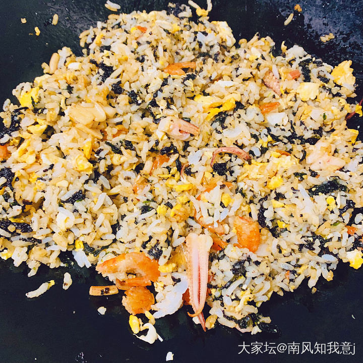 今晚吃紫菜鱿鱼虾仁蛋炒饭
附上2周岁生日照一波🧐_幼儿