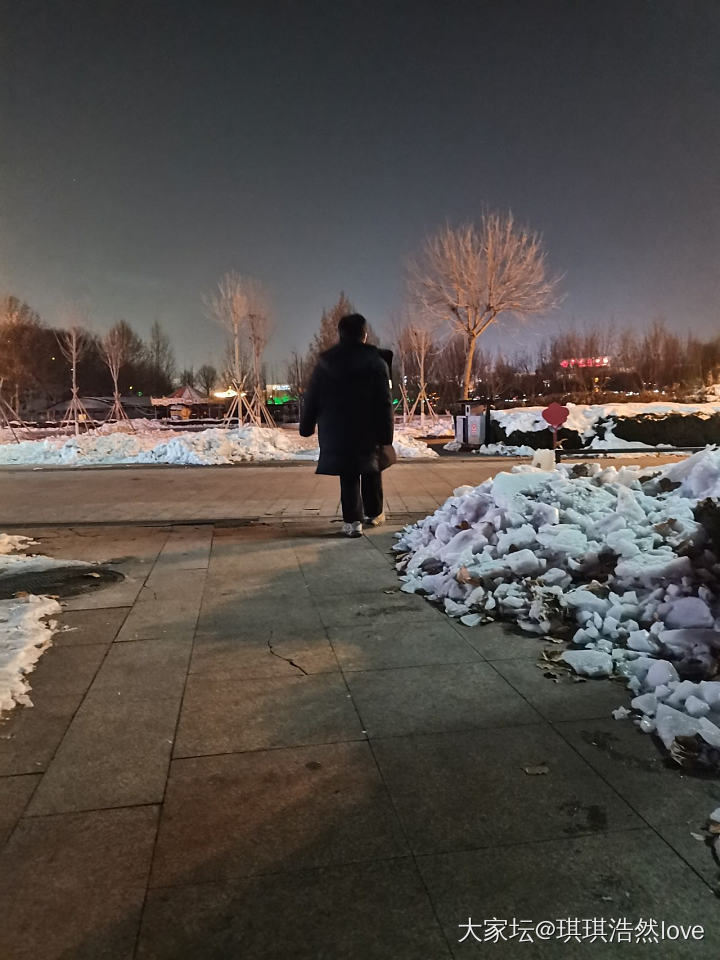 男孩子羽绒服有推荐的吗？_穿搭