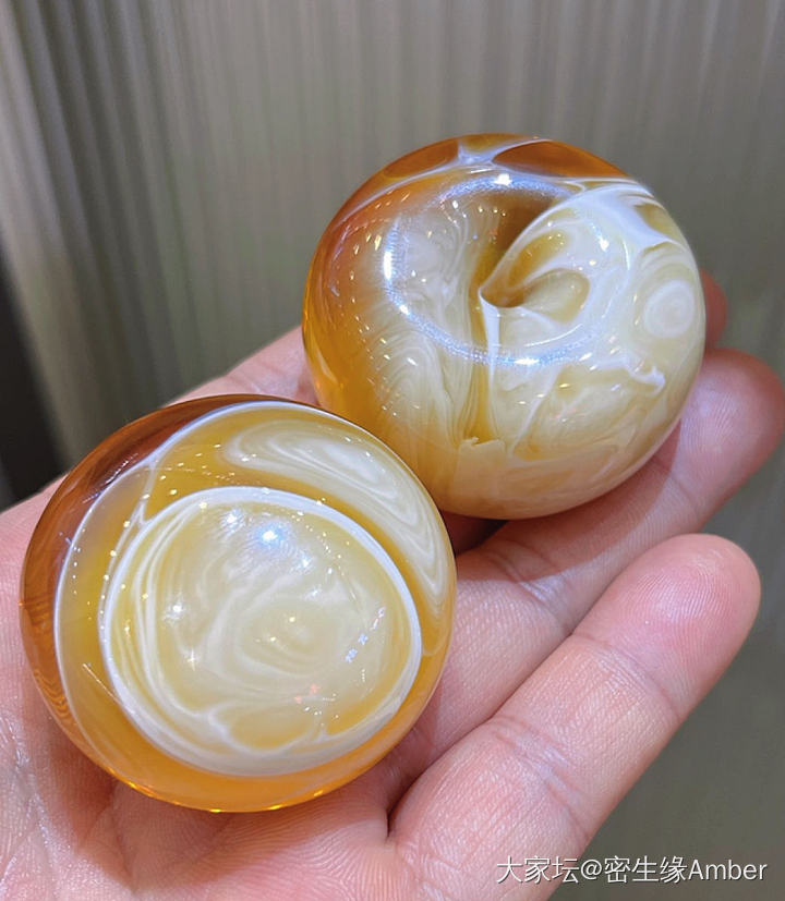 同料极品金瓷白溶洞吊坠_琥珀蜜蜡