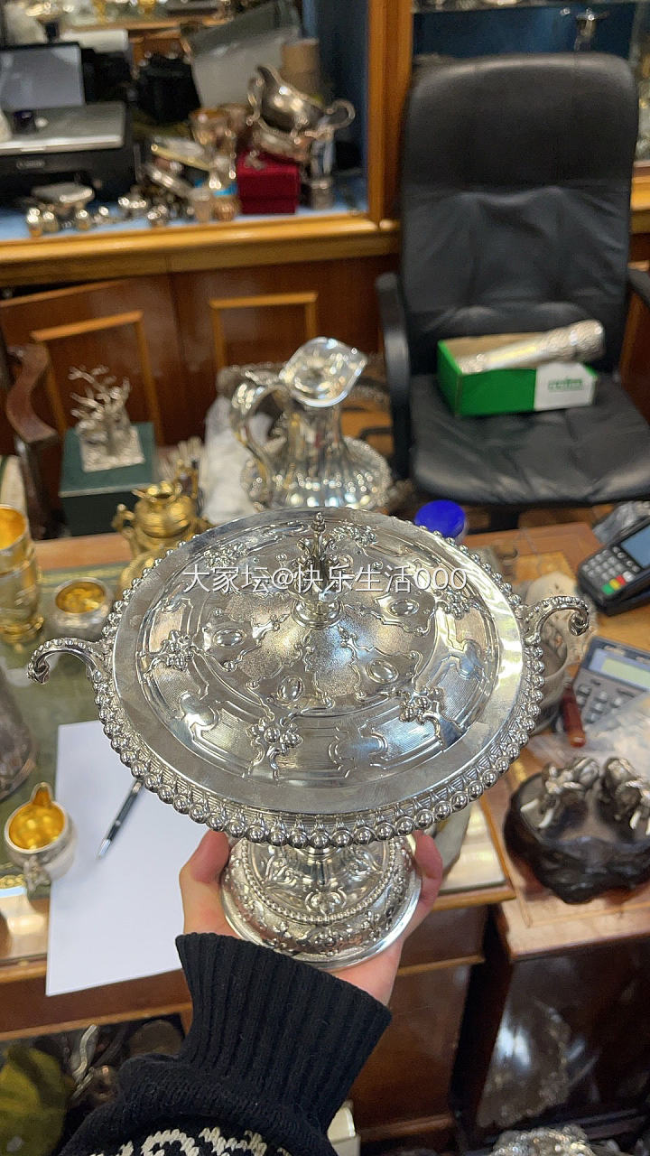 英国王室御用银匠Robert Garrad制作的新文艺复兴精品trophy。_银器