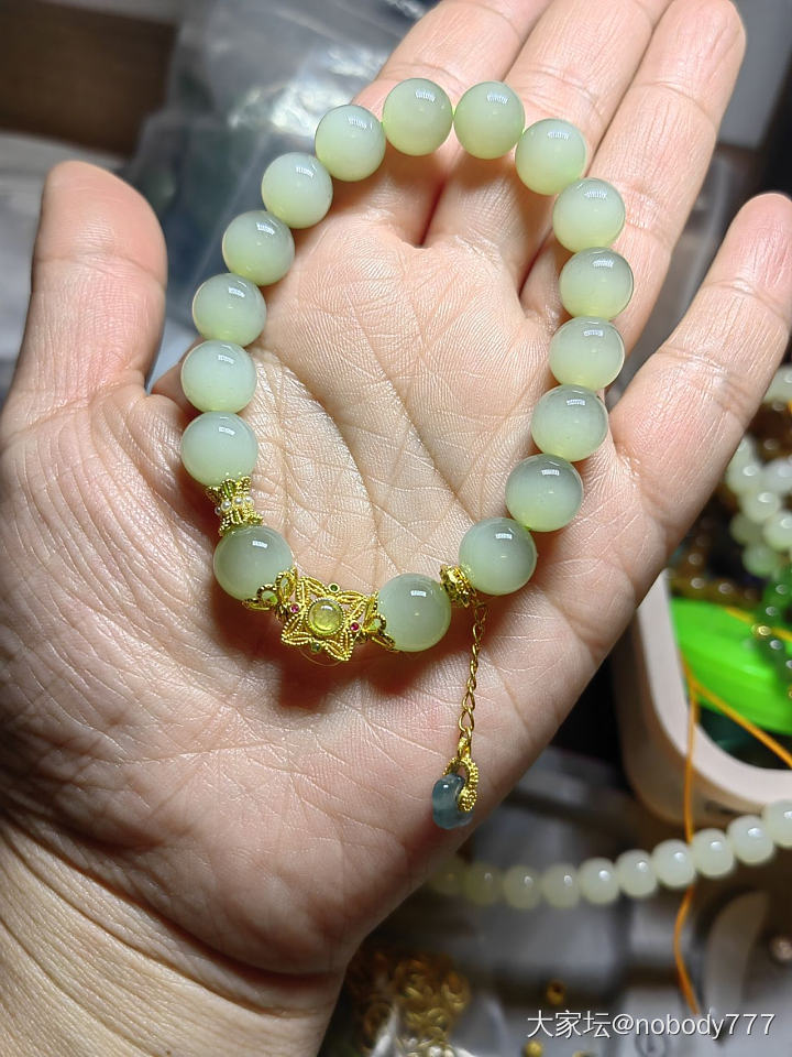 又穿了一串_珠串和田玉