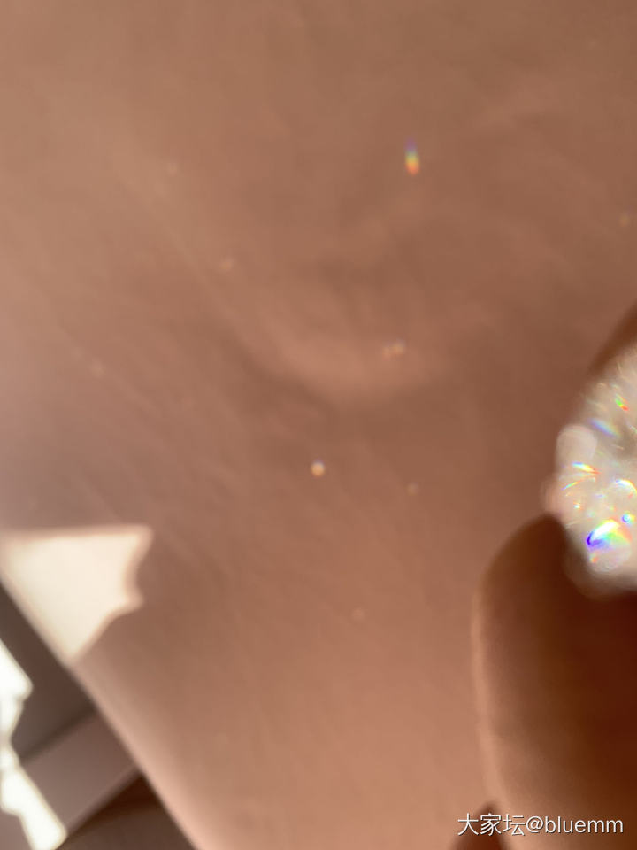 拍到了钻石的火彩！_钻石