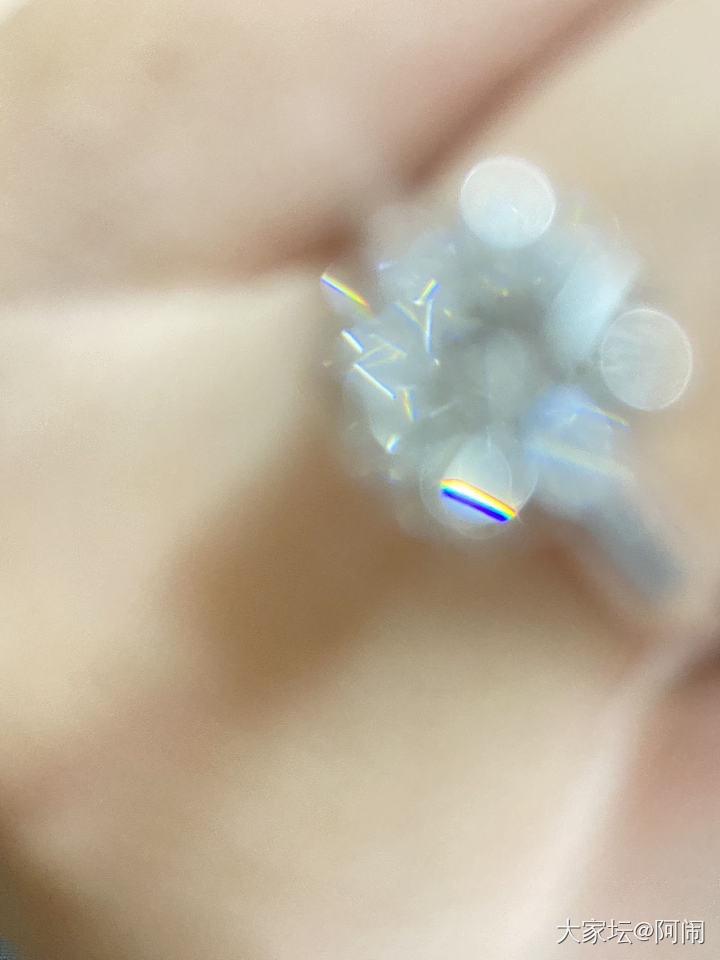 拍到了钻石的火彩！_钻石