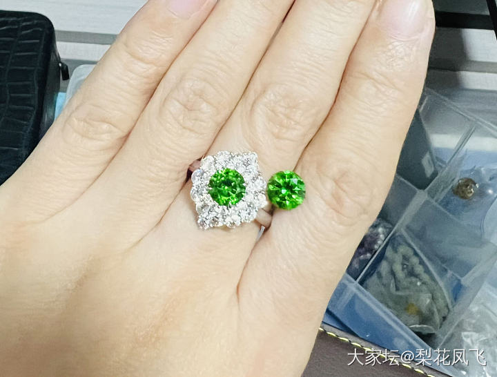 越看越爱的翠榴_翠榴石