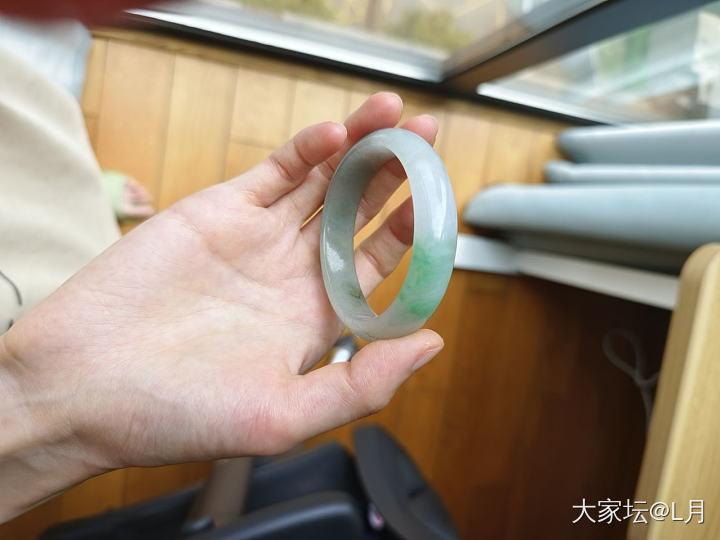 求看这个翡翠两万三千五值不_手镯翡翠
