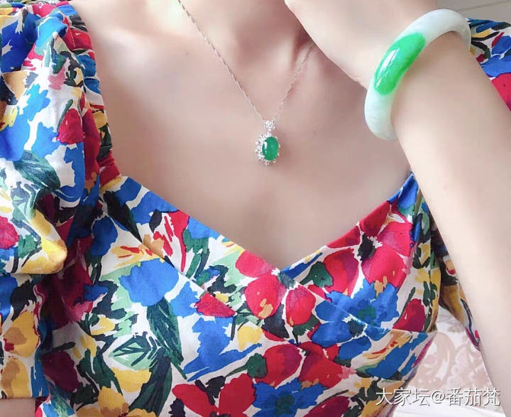 各位姐姐能看到多少呀裸石大概13*10*3.5_翡翠