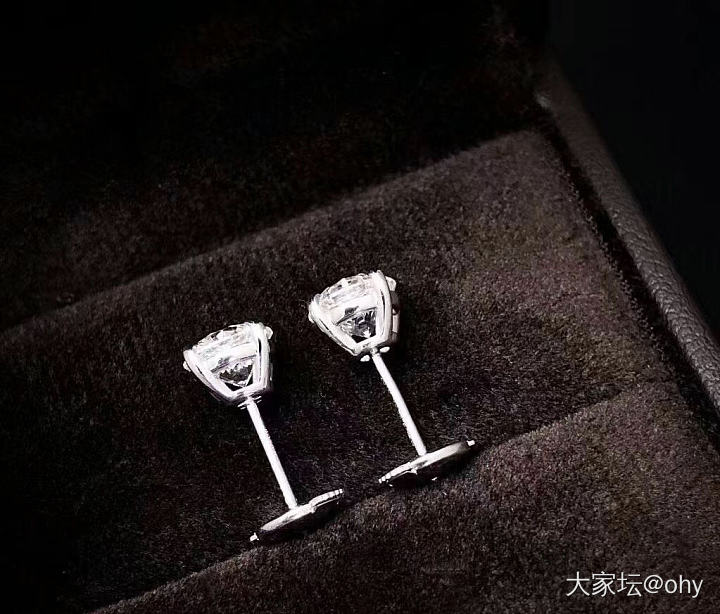 请问各位刘亦菲们，耳钉选择哪个款式_耳钉钻石