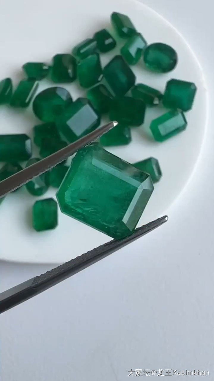 有人能帮我吗 ？_祖母绿