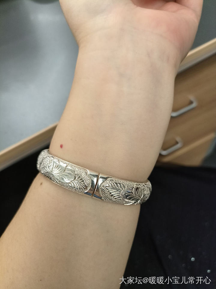 种草老宝成的牡丹_匠人手镯银