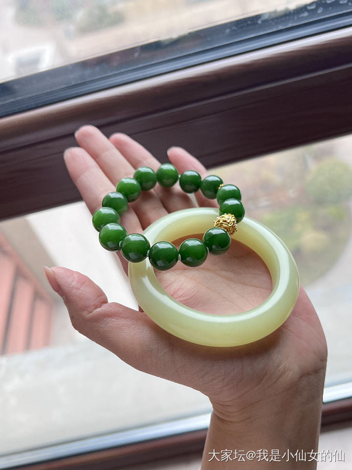 阴雨天的碧玉_玉石和田玉