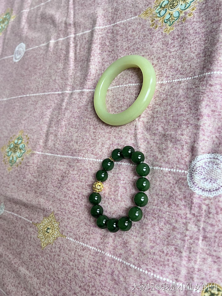 阴雨天的碧玉_玉石和田玉
