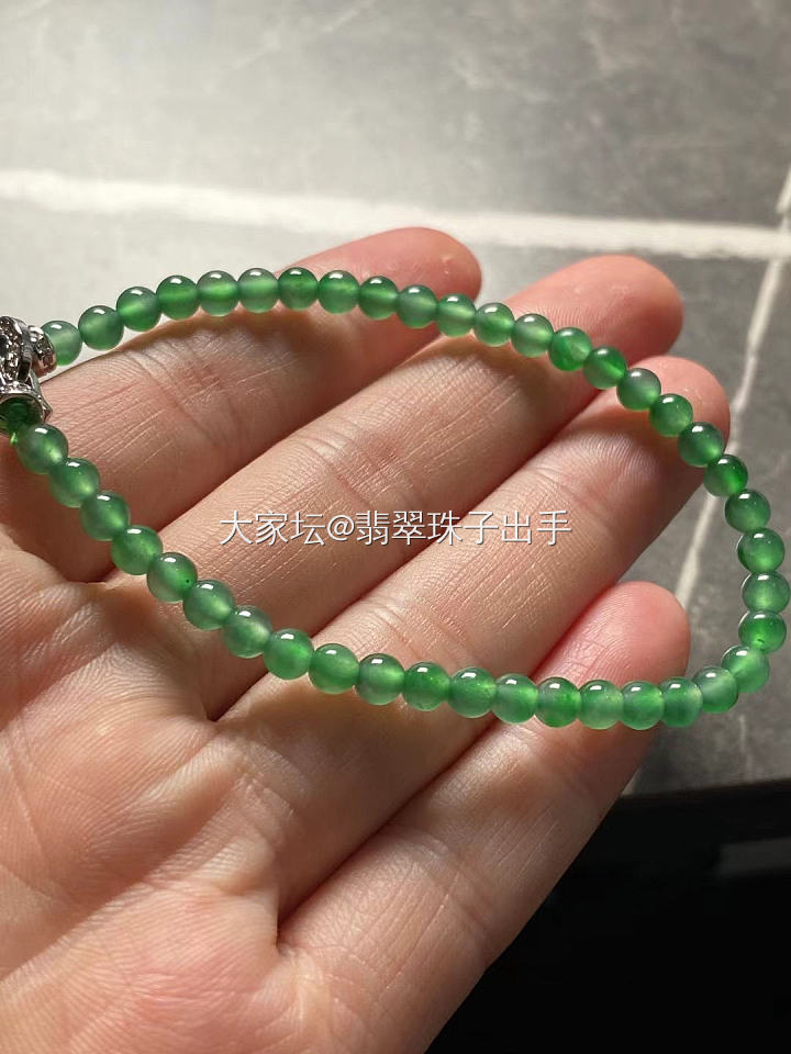 出翡翠珠子饰品_翡翠