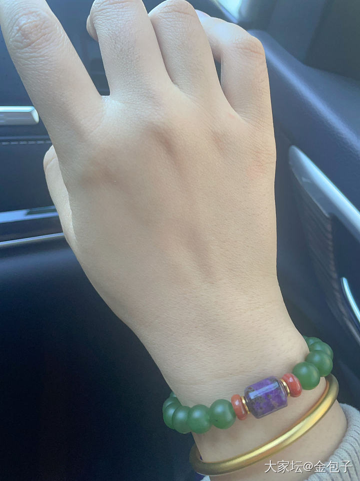 出不掉的碧籽手串_和田玉