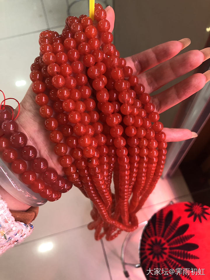 今天去汕尾的水晶南红珠宝批发市场溜弯_水晶