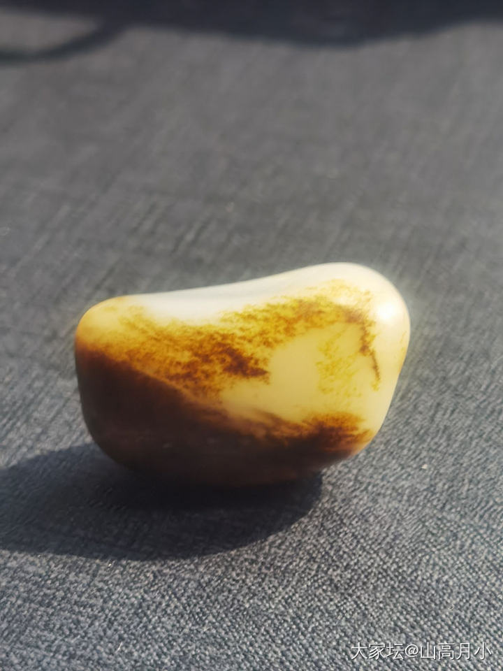 籽料的原石之美_和田玉