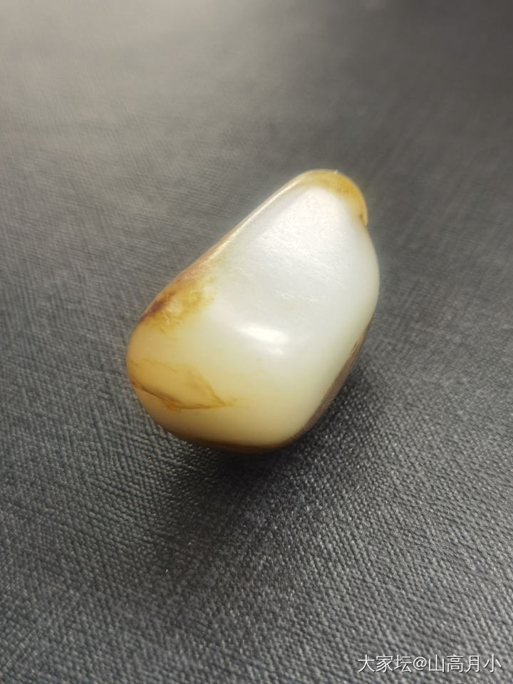 籽料的原石之美_和田玉