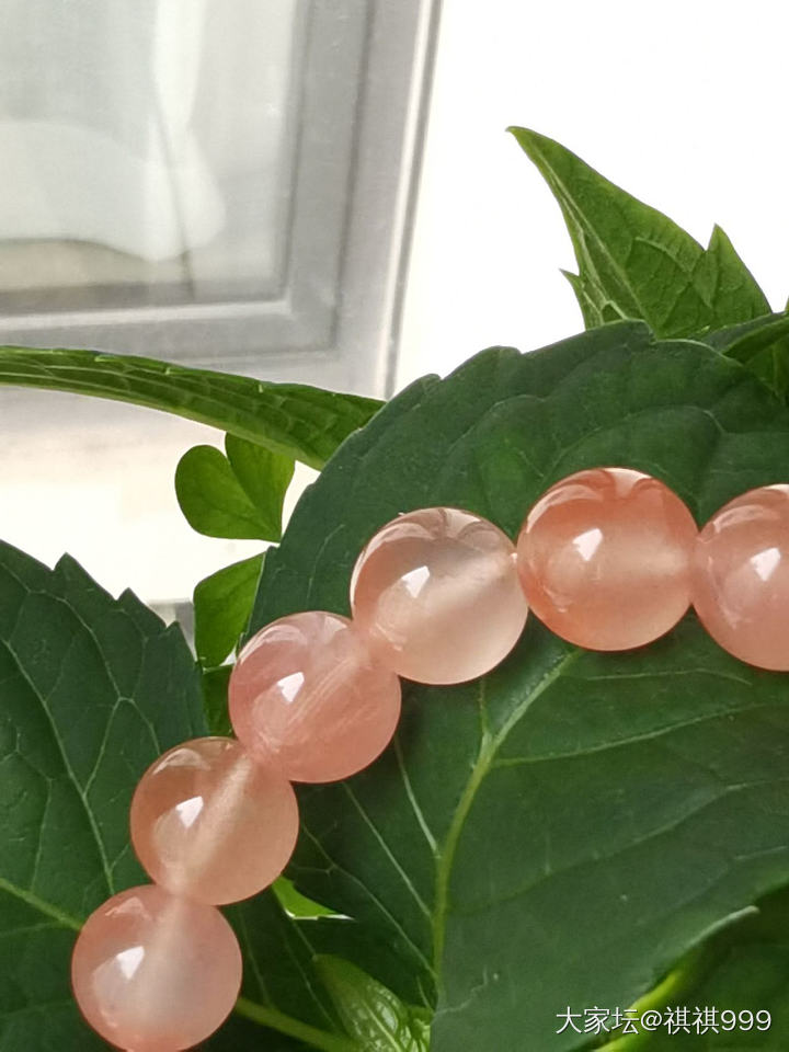 花鸟市场200块入手，卖家说是南红。
这个价格不像是南红，但是实在太漂亮了，明知..._玉髓玛瑙
