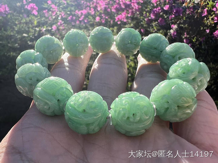 翡翠按摩珠子_翡翠