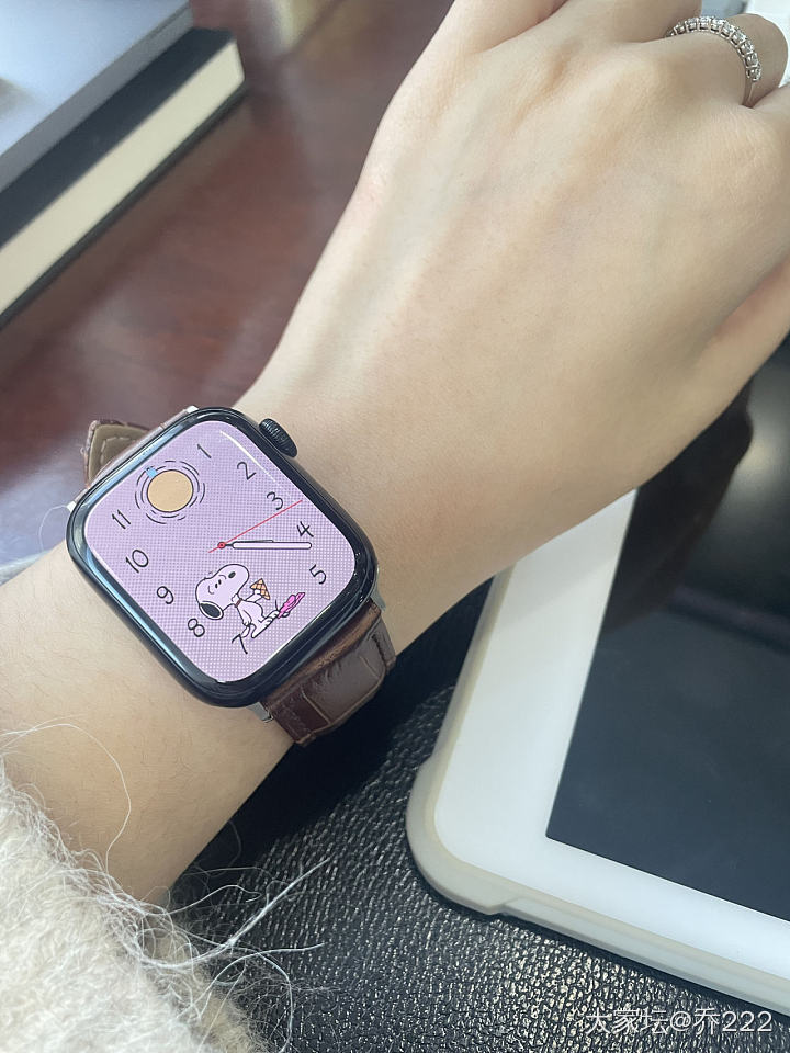 石英表还是苹果手表？_手表