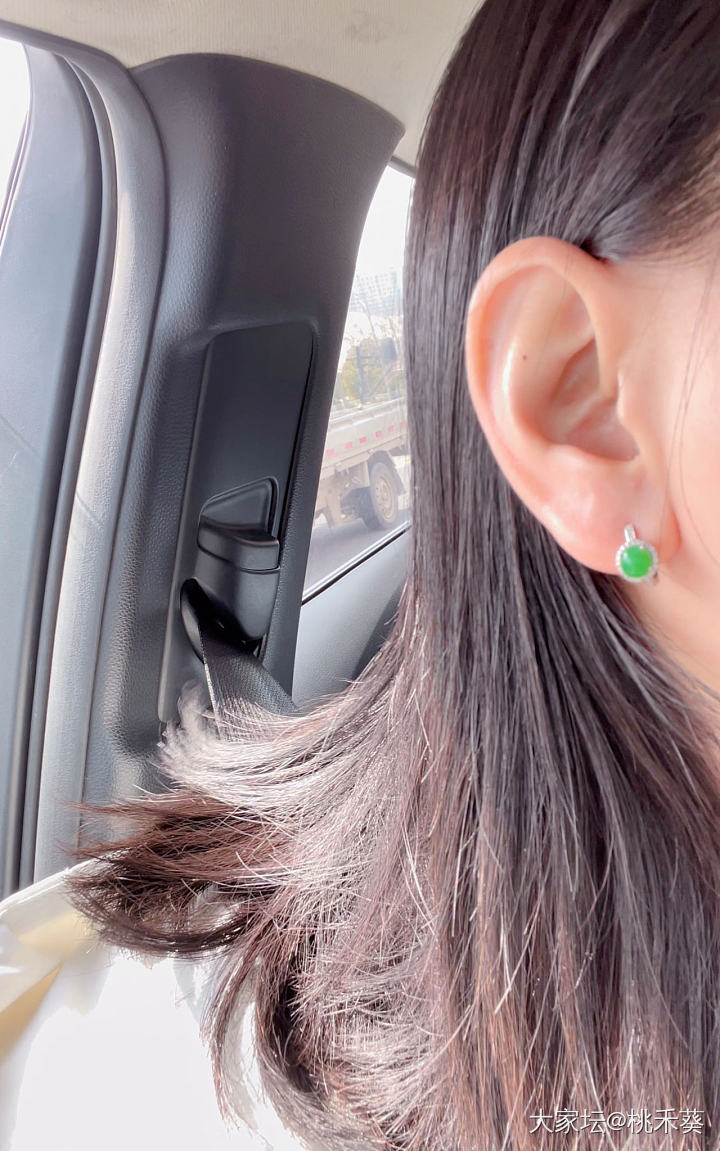 二k五入手的绿蛋耳扣，超级精致日常！_耳饰翡翠